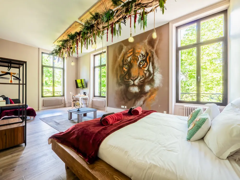 Hébergement immersif au Manoir des Rêves Sauvages, nuitées au cœur de la nature